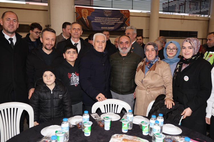Başkan Bozbey Yıldırım’da vatandaşlarla oruç açtı - Bursa Hayat Gazetesi-2