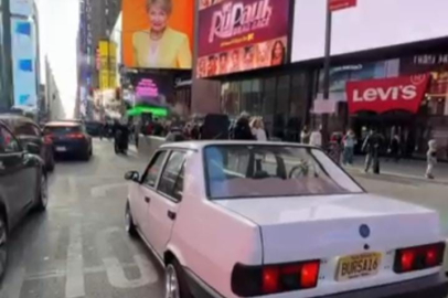 Bursa plakalı Tofaş, Times Meydanı’nda ilgi odağı oldu!