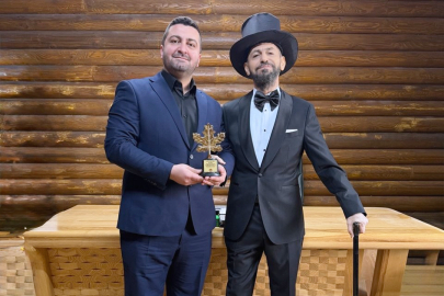 Dünyaca ünlü yazar Akif Manaf’a Doğayla Barış Ödülü