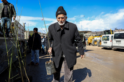 Orhaneli ve Keles’te üreticilere fide ve fidanları teslim edildi