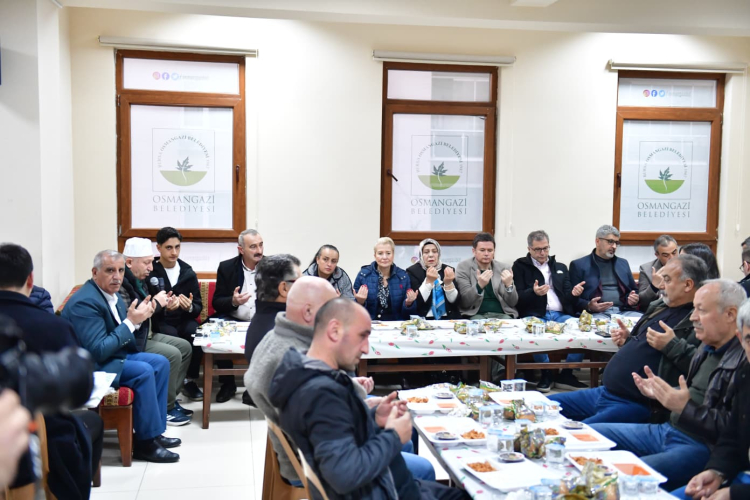 Osmangazi’de Ramazan sofraları Emek Mahallesi’nde kuruldu - Bursa Hayat Gazetesi-2