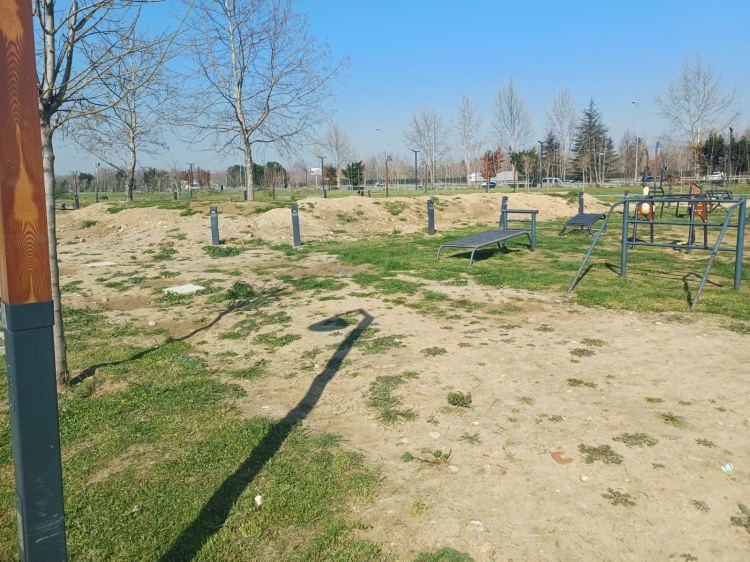 Osmangazi Millet Bahçesi’nde güvenlik açığı ve atıl yapılar!-Bursa Hayat-4