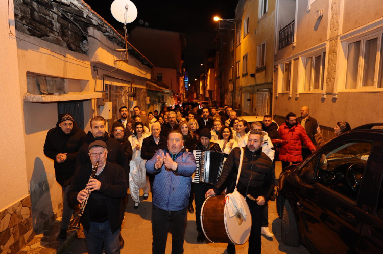 Bozbey, Bursa’da geleneği sokak sokak yaşattı!-Bursa Hayat-4