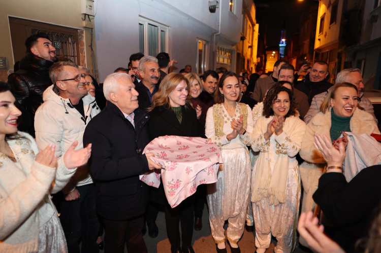 Bozbey, Bursa’da geleneği sokak sokak yaşattı!-Bursa Hayat-3