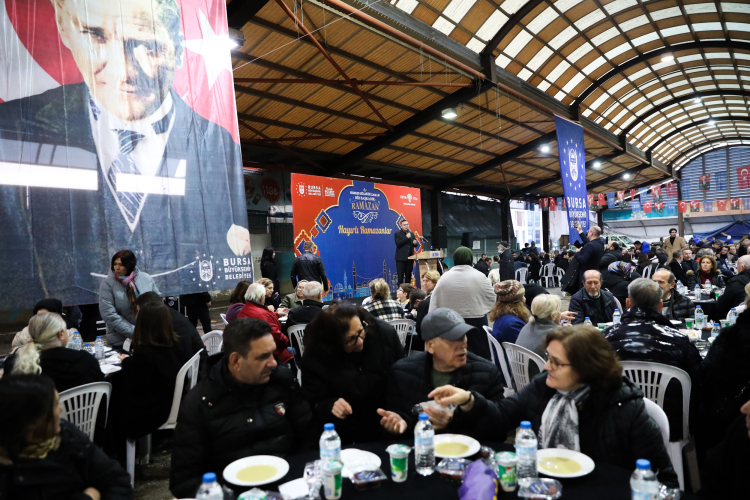 Bursa Büyükşehir Belediyesi’nden Nilüfer’de dayanışma iftarı - Bursa Hayat Gazetesi-2