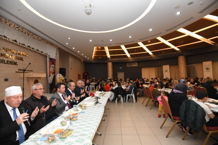 Osmangazi Belediyesi, Demirtaş Mahallesi’nde iftar sofrası kurdu -Bursa Hayat-2