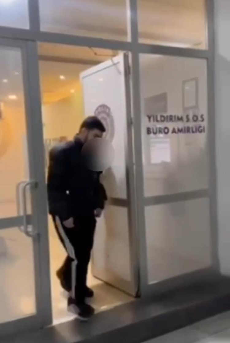 Bursa’da kaçak sigara imalathanesine baskın: Yüz binlerce makaron bulundu!-Bursa Hayat-2