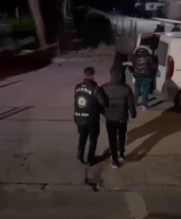 Bursa’da kaçak sigara imalathanesine baskın: Yüz binlerce makaron bulundu!-Bursa Hayat-3