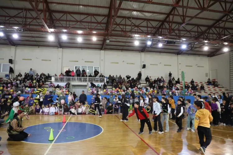 İnegöl’de “Ramazan Çocuk Şenlikleri” mahalleleri şenlendiriyor - Bursa Hayat Gazetesi-2