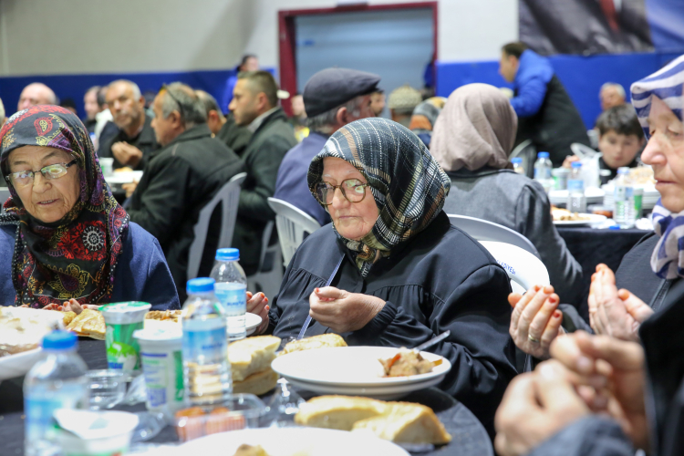 Ramazan’ın paylaşma ruhu Bursa Büyükşehir’le Büyükorhan’a taşındı - Bursa Hayat Gazetesi-3