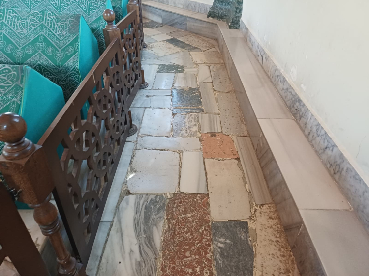 Bursa'nın simgesi tarihi türbelerdeki zemin sorunu dikkat çekiyor - Bursa Hayat Gazetesi-5