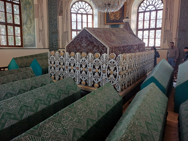 Bursa'nın simgesi tarihi türbelerdeki zemin sorunu dikkat çekiyor - Bursa Hayat Gazetesi-7