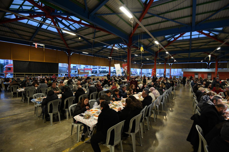 Başkan Erkan Aydın Hamitler’de mahalle iftarına katıldı - Bursa Hayat Gazetesi-3