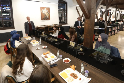 Başkan Taban Nöbetçi Kitaphane öğrencileriyle iftarda buluştu