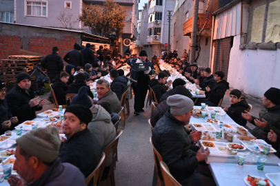 Bursa Karacabey'de Ramazan bereketi aynı sofrada paylaşıldı