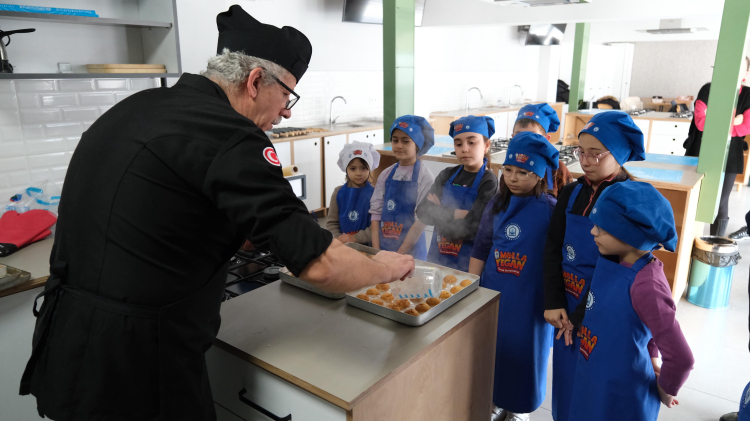 ‘Küçük Şefler’ Yıldırım’da Ramazan’a özel tatlılar hazırladı-Bursa Hayat-2