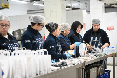 Bursa Büyükşehir’den on binlerce kişilik iftar sofrası