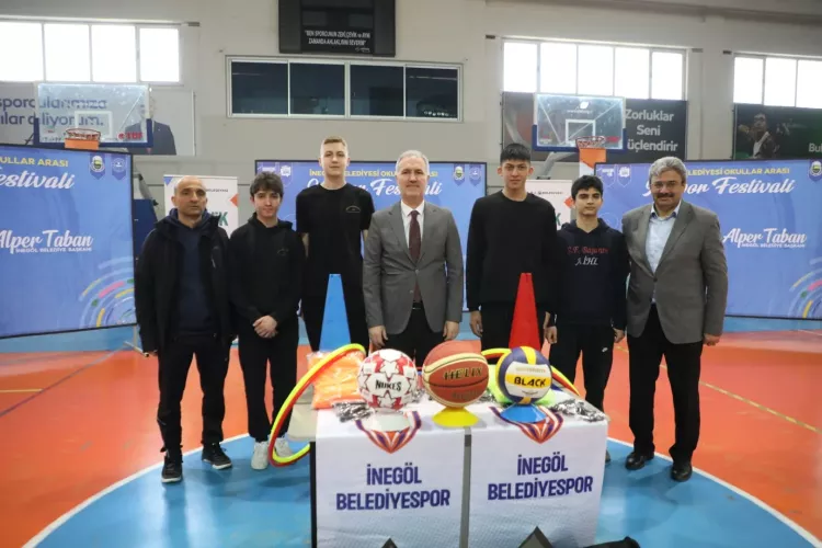 Gençlere sporla yatırım: İnegöl okullarına 700 bin TL’lik destek!-Bursa Hayat-6