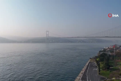 Türk Bayrağı sis arasında yürekleri kabarttı!