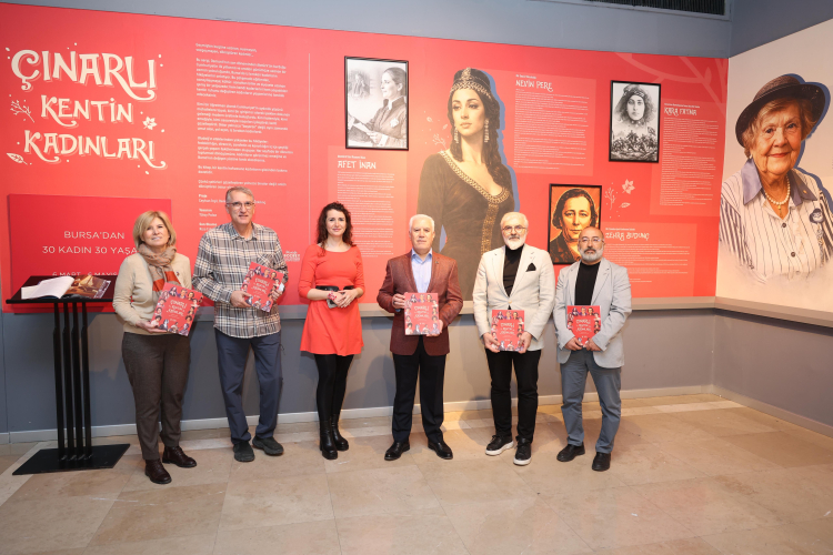 Bursa’nın iz bırakan kadınları sergide anlatıldı -Bursa Hayat-2