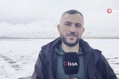 Sarısu sazlıkları ile Süphan Dağı'nın karlı zirvesi göz kamaştırıyor