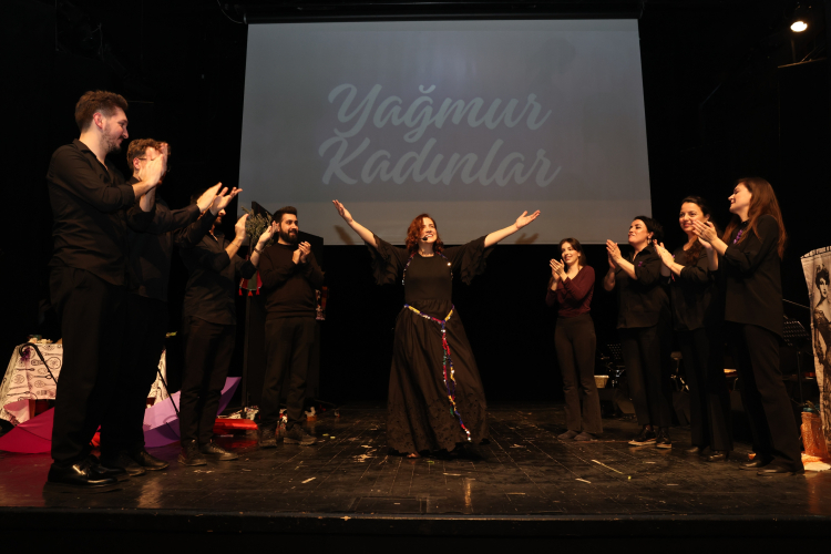 ‘Yağmur Kadınlar’ müzikali Nilüfer’de izleyiciyle buluştu -Bursa Hayat-2