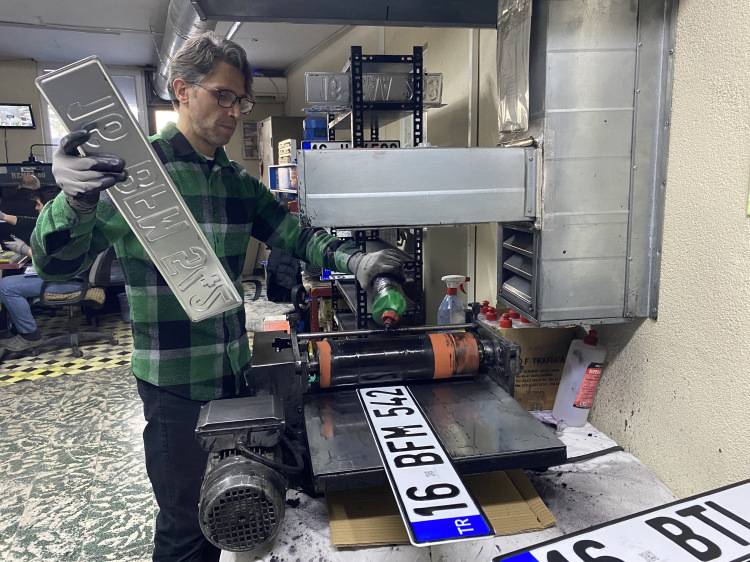 APP plaka cezası paniği!  Bursa Şoförler Odası’nda uzun kuyruklar oluştu-Bursa Hayat-3