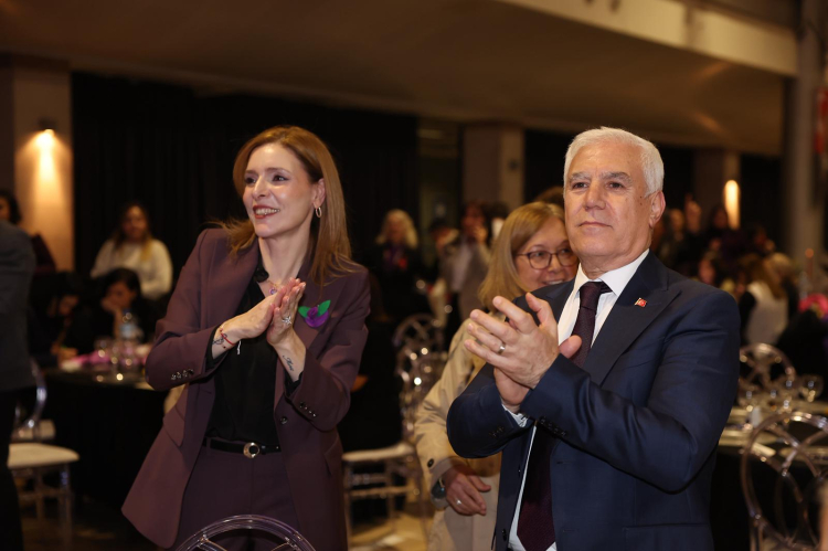 Bozbey çifti iftar sofrasında kadınlarla bir araya geldi - Bursa Hayat Gazetesi-3