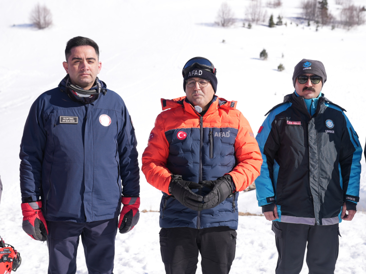 Uludağ’da çığ tatbikatı: Osmangazi Arama Kurtarma Ekibi sahada!-Bursa Hayat-4