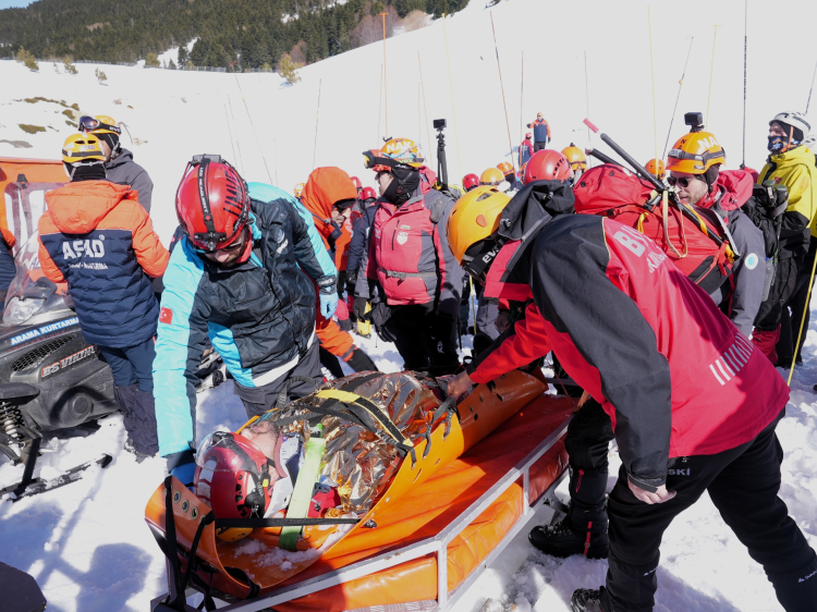 Uludağ’da çığ tatbikatı: Osmangazi Arama Kurtarma Ekibi sahada!-Bursa Hayat-6