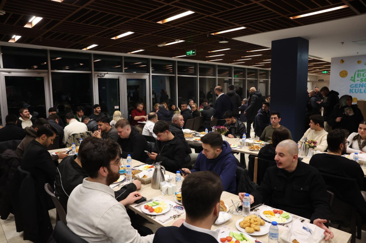 Başkan Bozbey’den Görükle’de gençlerle sahur buluşması - Bursa Hayat Gazetesi-2