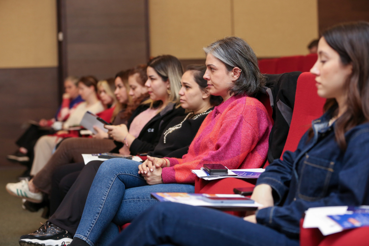 Bursa’da kadın çalışanlar ‘Hak Çemberi Atölyesi’ ile buluştu - Bursa Hayat Gazetesi-2