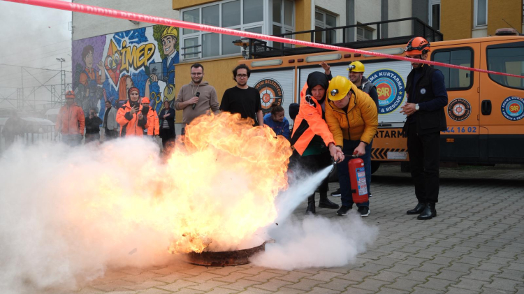 Yıldırım’da öğrencilere afet bilinci kazandıran tatbikat - Bursa Hayat Gazetesi-3