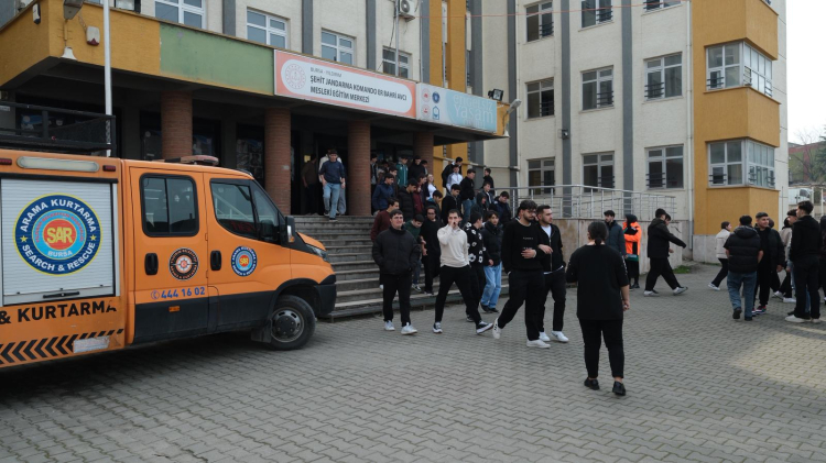 Yıldırım’da öğrencilere afet bilinci kazandıran tatbikat - Bursa Hayat Gazetesi-2
