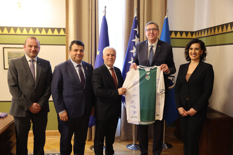 Gönül köprüleri daha da güçlendi: Bursa Büyükşehir’den Saraybosna’da iftar-Bursa Hayat-2