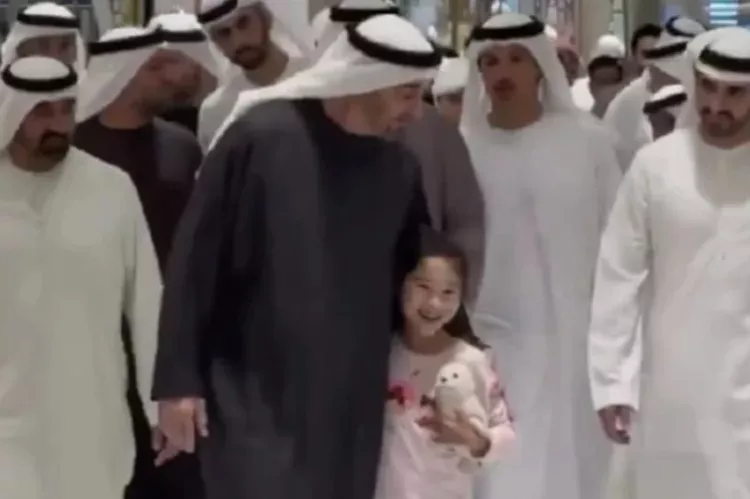 İran saldırıları Dubai’yi vurdu: Turistler ve fenomenler şehri terk etti!-Bursa Hayat-3