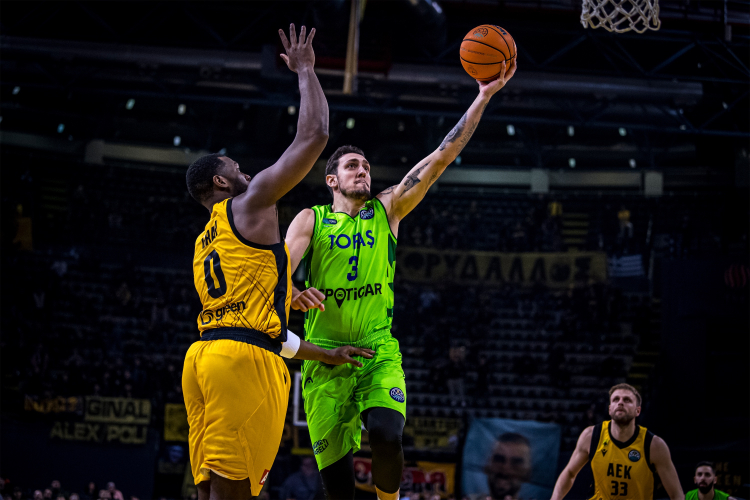 TOFAŞ, AEK deplasmanında skor avantajını koruyamadı: 96-88 mağlup oldu!-Bursa Hayat-4