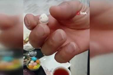 Leblebi paketinden çıkan metal şoke etti