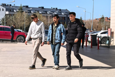 Bursa polisi suçüstü yakaladı! Cezaevine gönderildiler