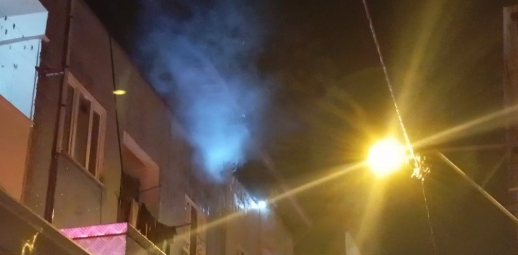 Bursa’da apartmanda yangın paniği! Bursa Hayat-4