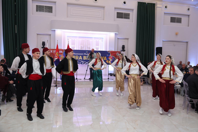 Bursa Büyükşehir’den Priyepolye’ye Ramazan ziyareti-Bursa Hayat-6