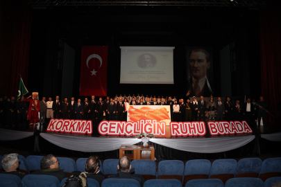 Bursa’da öğrenci ve öğretmenler milli bilinci sahneye taşıdı