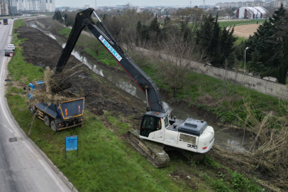 BUSKİ’den Ayafatma Deresi’nde yoğun temizlik çalışması!