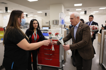 Başkan Bozbey'den Tıp Bayramı'nda sağlık çalışanlarına anlamlı ziyaret