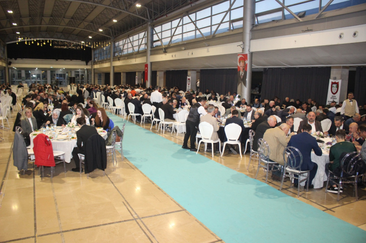 Bursa’da şoför ve otomobilci esnafı ramazan sofrasında buluştu - Bursa Hayat Gazetesi-3