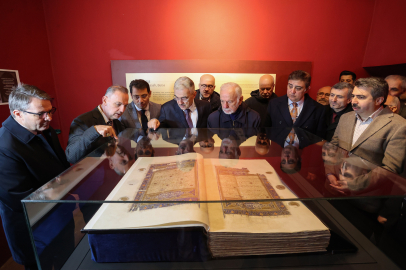 Bursa’da tarihi Berkuk Kur’ân-ı Kerîmi ziyarete açıldı