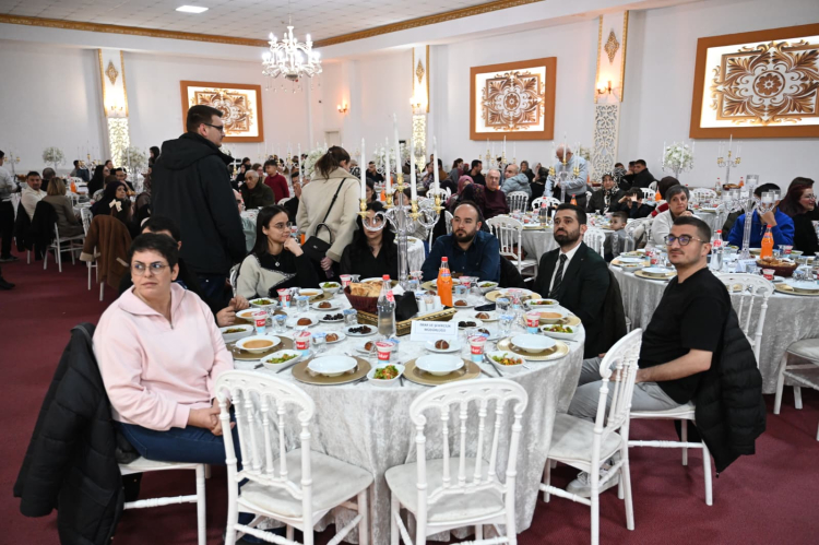 Bursa Karacabey'de manevi atmosferde Ramazan bereketi paylaşıldı - Bursa Hayat Gazetesi-3