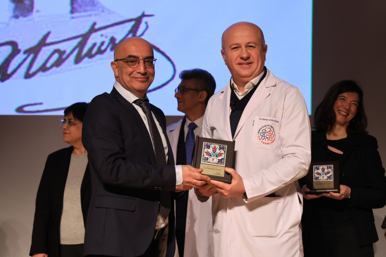 BUÜ Tıp Fakültesi’nde hekimlik onuruna özel 14 Mart kutlaması - Bursa Hayat Gazetesi-4