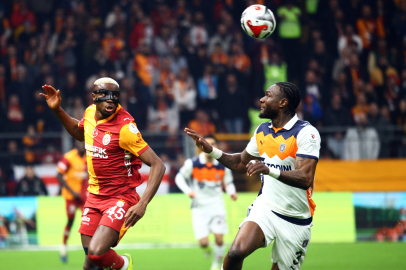 Galatasaray sahasında Başakşehir’i 3 golle geçti