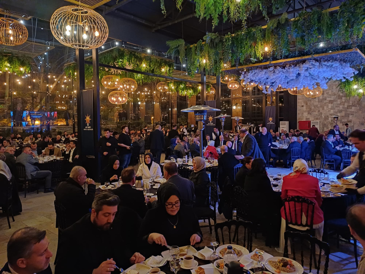 AK Parti Bursa İl Başkanlığı’ndan iftar programı -Bursa Hayat-3